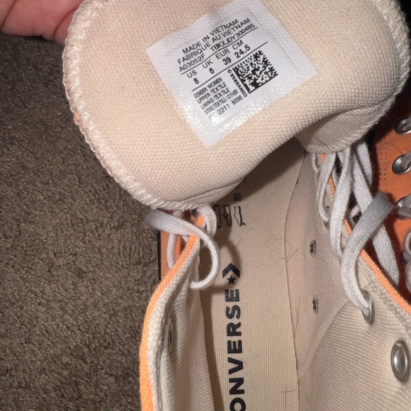 Converse Women's Bright Orange platforms - Picture 6 of 6